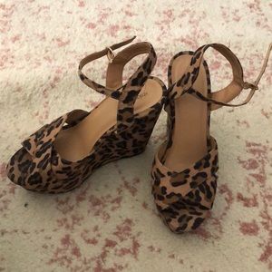 Leopard platform heel